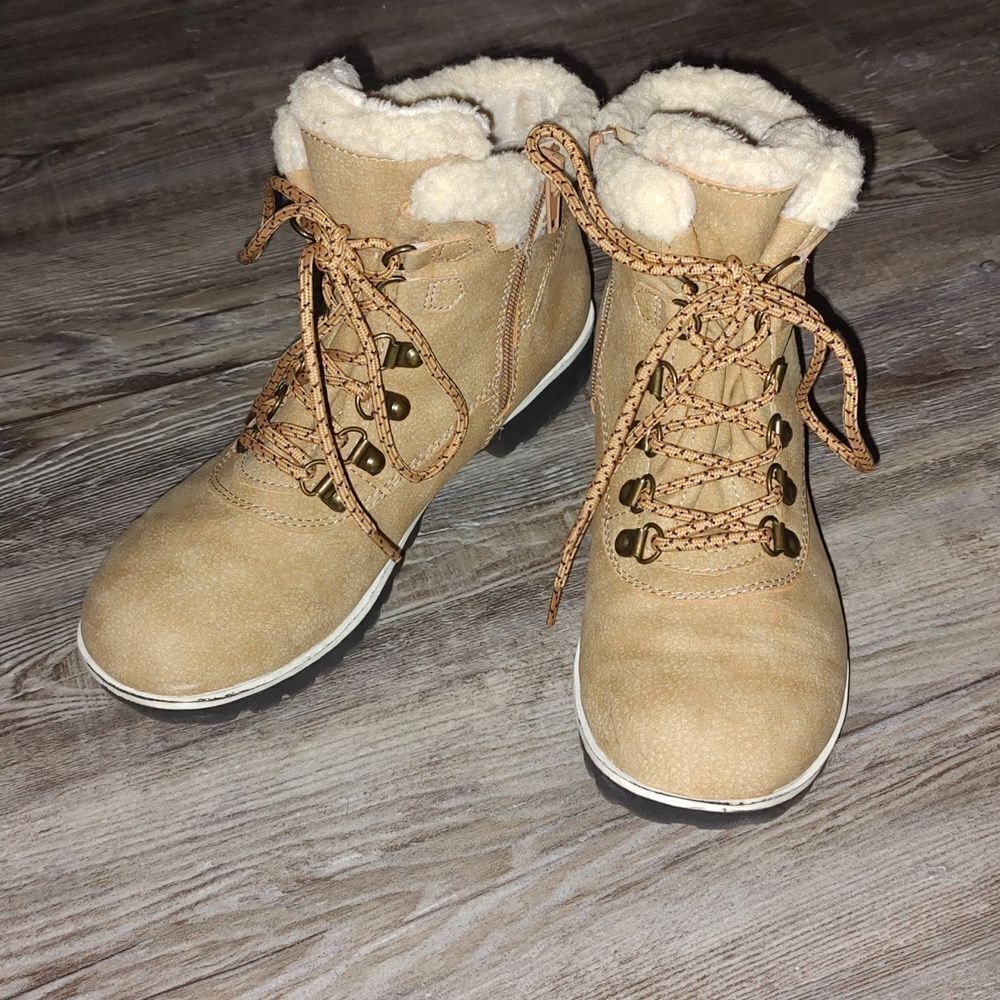 Jsport bluestone tan ankle boots faux fur lining Sz 7  EUC